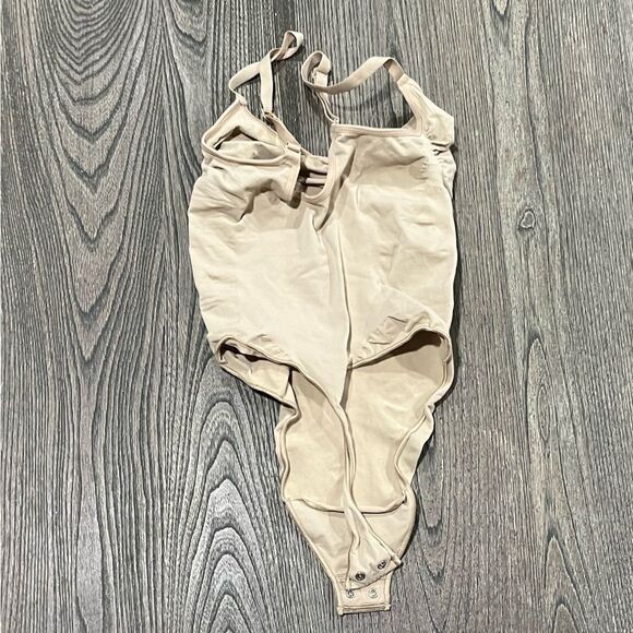 NWOT Skims Shapewear Seamless Sculpt Brief Thong Bodysuit Scoop Neck Mica Large - Picture 4 of 4